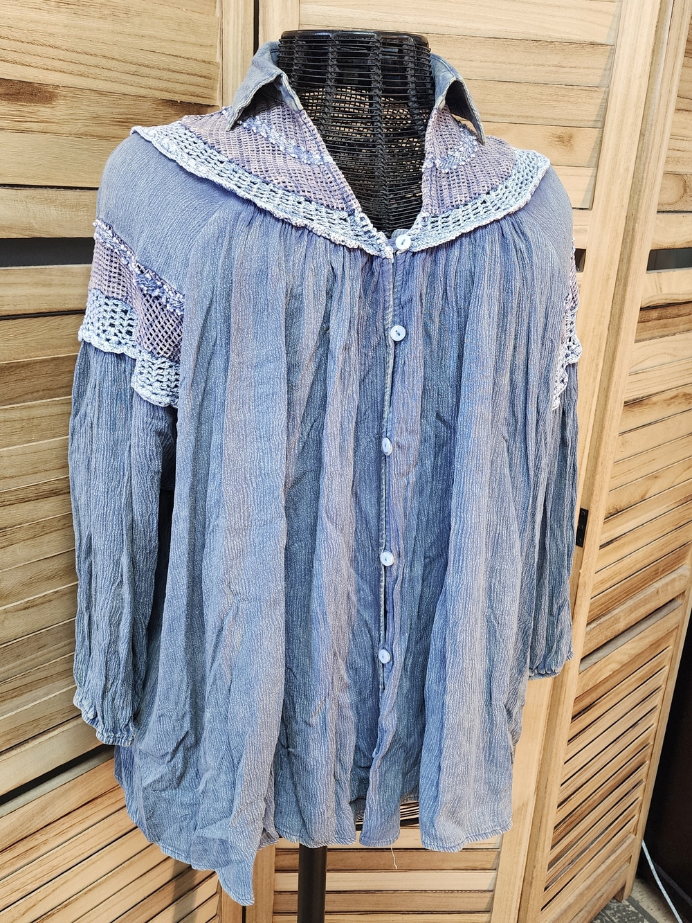 Oli & Hali Boho Crinkle Gauze Crochet Lace Button Front Tunic Top OS Blue Purple